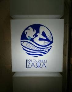 Por ta Vinho IZARRA