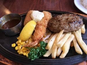 ロイヤルホスト 岡山学南店