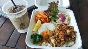 ボートカフェ 衣奈マリーナ