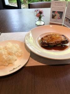 QRAUD Natural Taste Restaurant