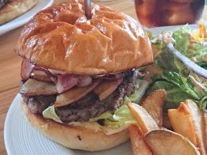 craft burger & dining THE ROOTS