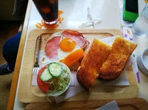 カフェ ラ・ルーン・ド・エスト