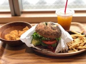 クア・アイナ ららぽーとEXPOCITY店