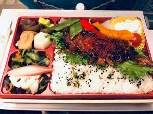 寿司・弁当八百彦本店