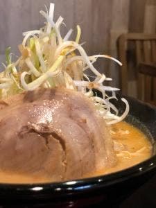 味噌とんこつらーめん まる