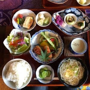 かやぶきcafe かやね