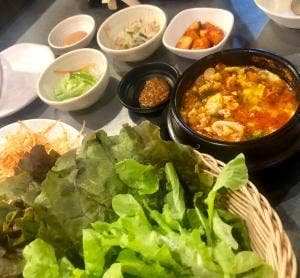 韓国亭 豚や