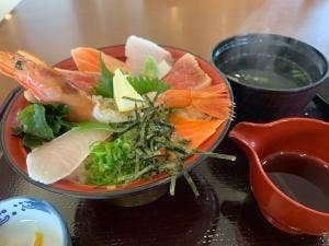 きさいや広場 宇和海前 わびすけ