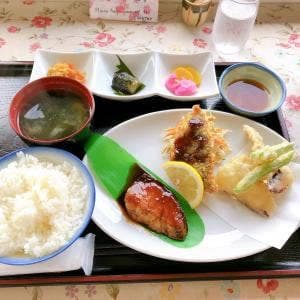 お食事処まどか