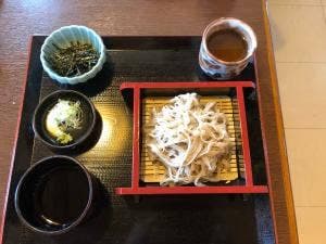 泰眞きりもみそば店