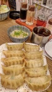 肉汁餃子と190円レモサワー しんちゃん 谷四店