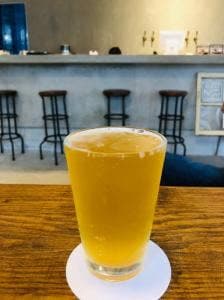 haku hostel + cafe bar