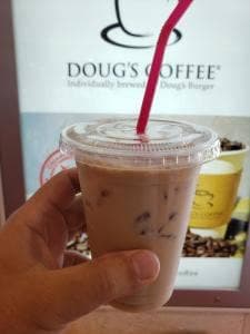 ダグズ コーヒー 石垣空港店