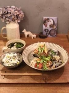 うつわとごはん yorimiti