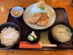 とんかつ チロリン村