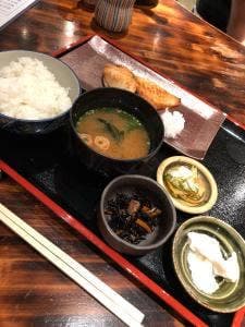まました
