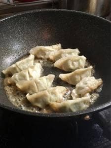 餃子の虜や