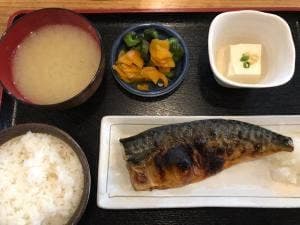 まるつ食堂