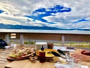 サルワーレ 海を眺める薪窯料理店