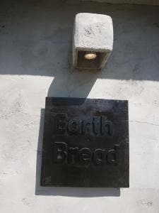 アース・ブレッド