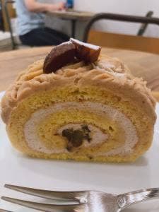 はらロール + café 博多店