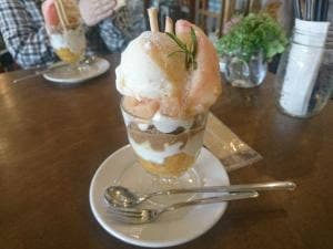 T-FLOWERS GIFT & CAFE