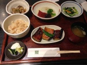 やお屋の二かい