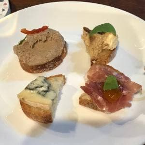桜井市場 ワールド食堂&バル