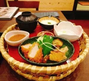 ご飯ととろろ とろ麦 おのだサンパーク店