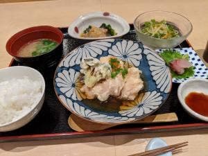凛と