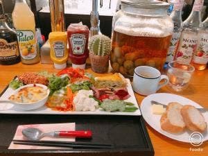 Cafe Wise Court 102