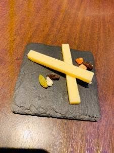 湯島天神横ラクレットグリル スイス料理とスイスワインのお店