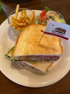 CaféDowney 日赤店