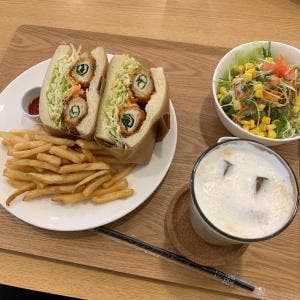 ダイニングカフェ のまん