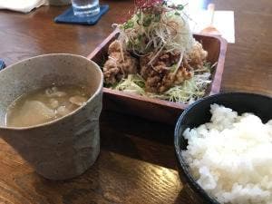 居酒屋食堂 きまぐれキッチンなないろ