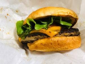 フレッシュネスバーガー 神戸元町店