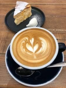 タウトナコーヒー 赤レンガ店