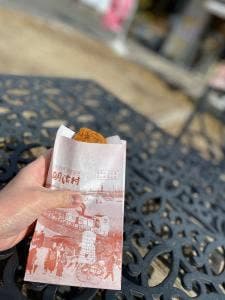 食道楽のコロツケーの店