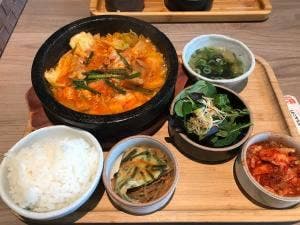 コリアンダイニング李朝園 松井山手店