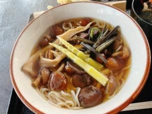 大久商店山の幸直売店