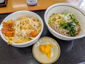 山田うどん 竹間沢店