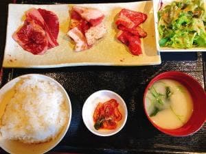 焼肉 蔵 山室店