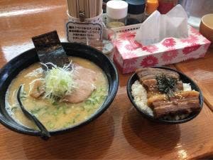 三代目 久留米ラーメン よかろうもん