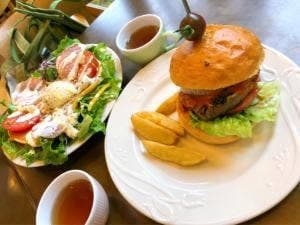 mokumoku とまとcafe