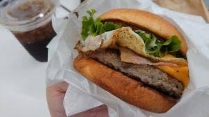 フレッシュネスバーガー 品川グランパサージュ店