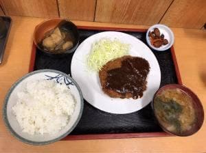 とん国