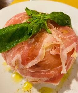 オステリア レジョナーレ