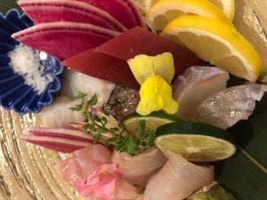 うにと牡蠣と日本酒と 和食バル you-say