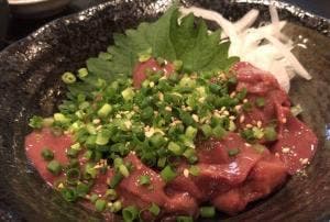溶岩焼と焼鳥の店 鶏富士