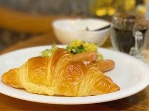 プレミアムクロワッサン専門店 三